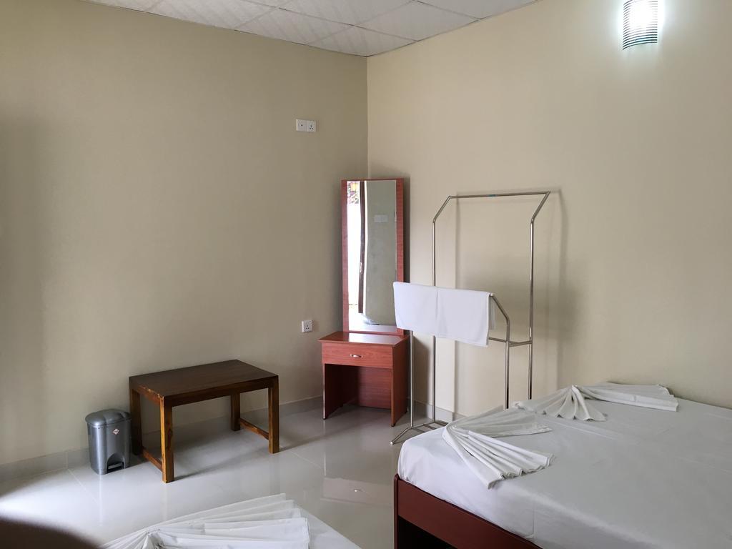 Lavonka Tourist Rest Hotel Anuradhapura Ngoại thất bức ảnh