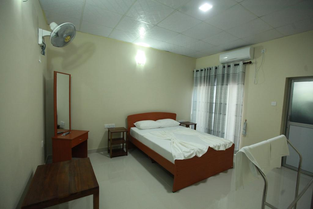 Lavonka Tourist Rest Hotel Anuradhapura Ngoại thất bức ảnh