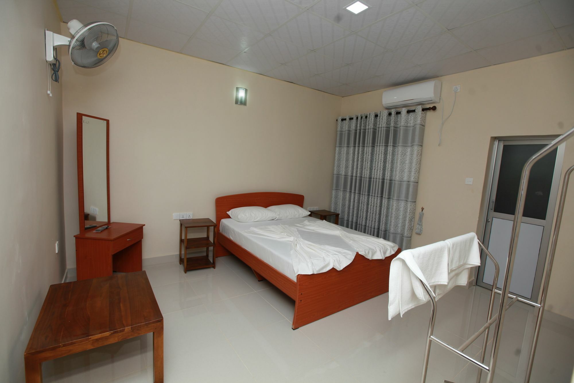 Lavonka Tourist Rest Hotel Anuradhapura Ngoại thất bức ảnh