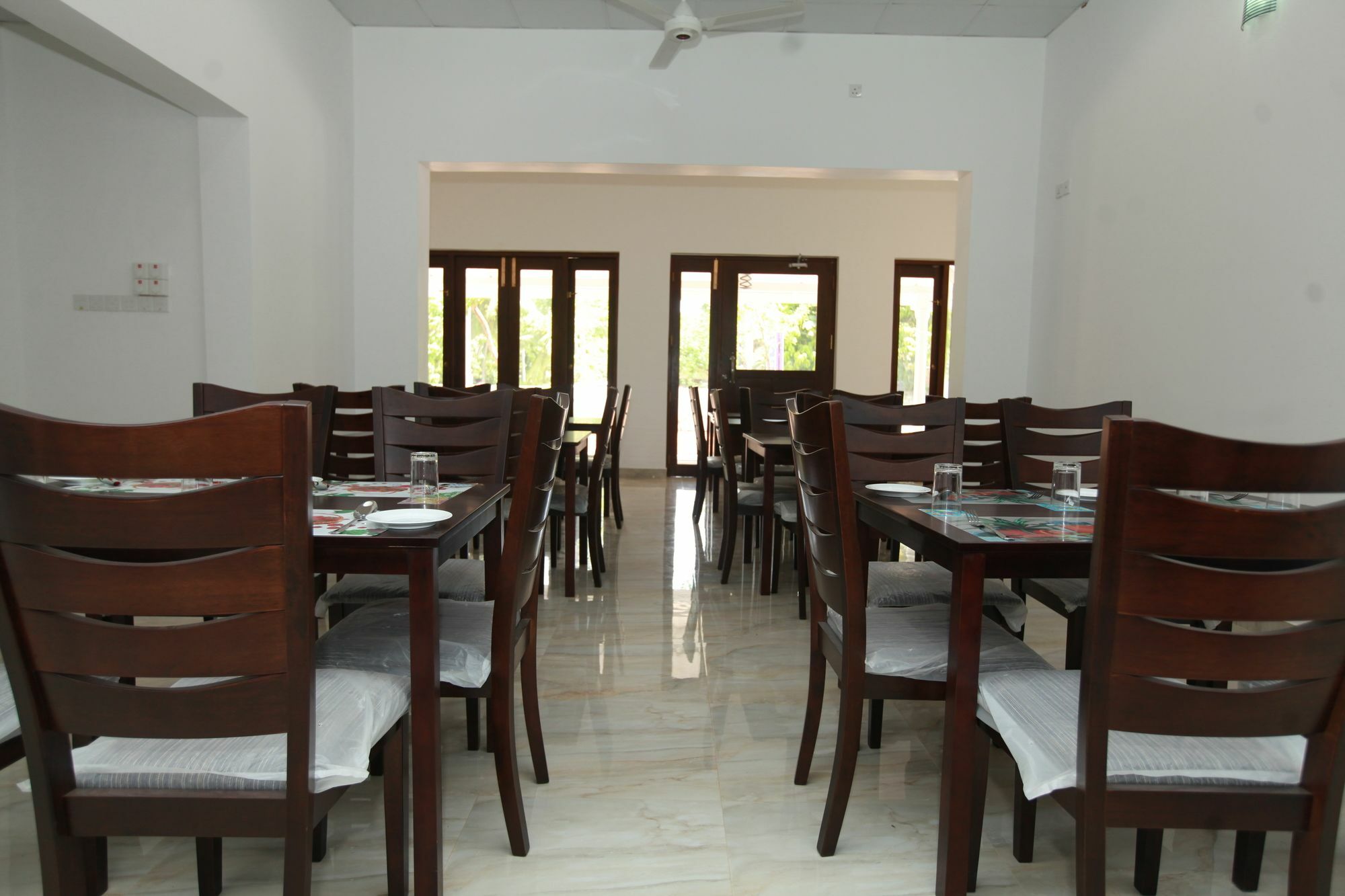 Lavonka Tourist Rest Hotel Anuradhapura Ngoại thất bức ảnh