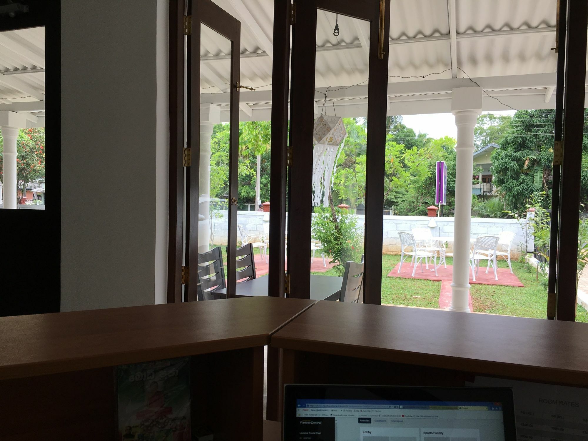Lavonka Tourist Rest Hotel Anuradhapura Ngoại thất bức ảnh